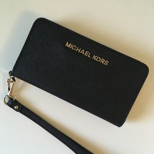 Michael Kors Cell Phone Wallet